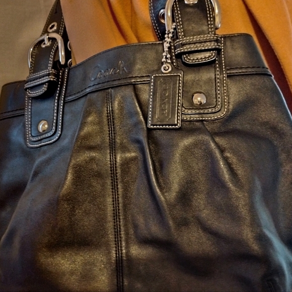 Coach Black Leather Tote Zip Closure - Picture 6 of 10